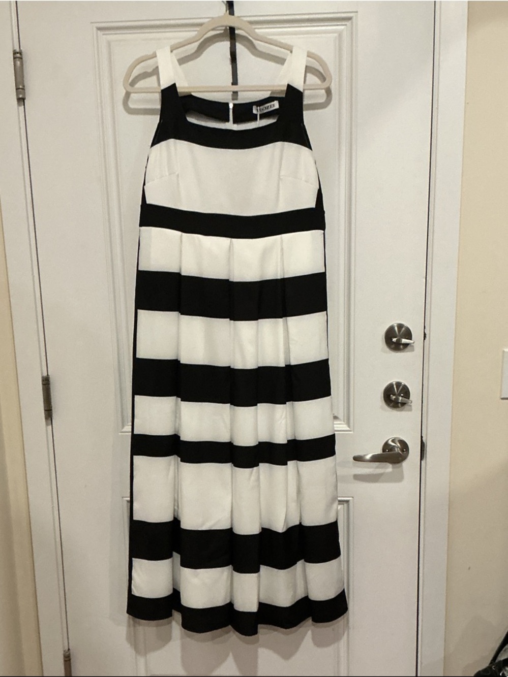 UOOZEE Black and White Striped Maxi Dress - Classic Monochrome SIZE 12